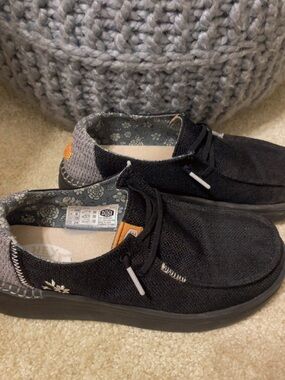 Hey Dude Black and Gray Knit
